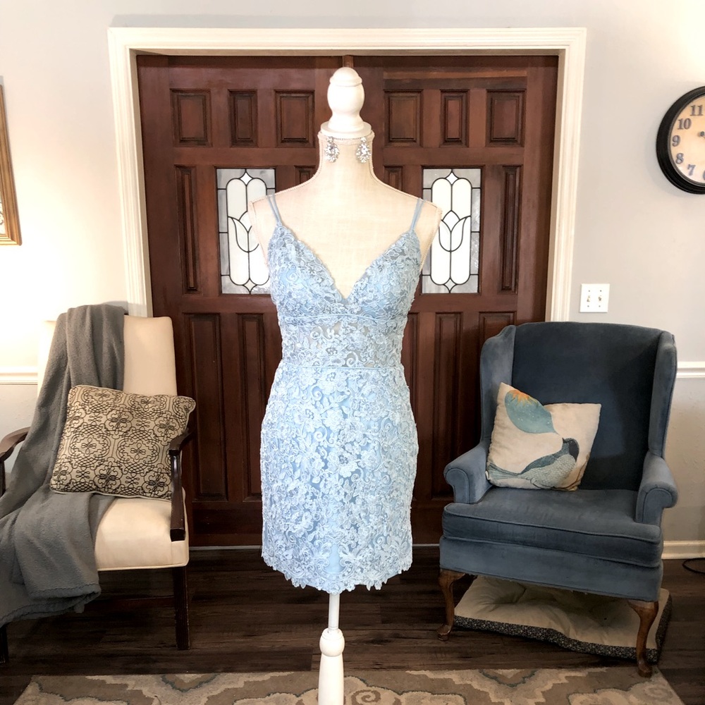 Sz 4 Light Blue Lace Sherri Hill